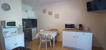 Studio meuble greoux les bains dispo a partir du 15 novembre