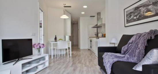 Apartamento de alquiler en Sants-Badal