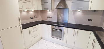 Flat to rent in Somerhill Avenue, Hove BN3