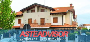 Villa all'asta in via della Costituzione, 9