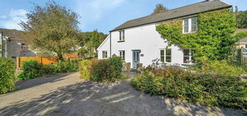 3 bed detached house for sale