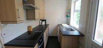 Terraced house to rent in Ullswater Street, Leicester LE2