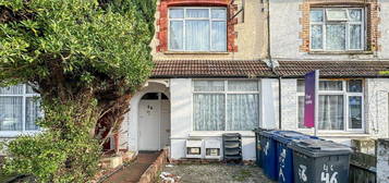 2 bed maisonette for sale