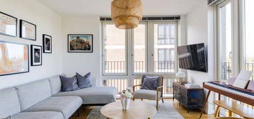 Flat for sale in Leaside Road, London E5