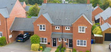 4 bed semi-detached house for sale