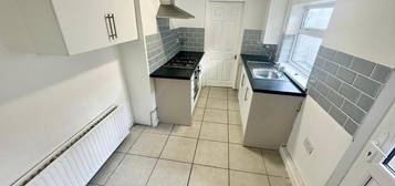 1 bedroom semi-detached house to rent