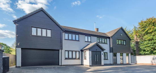 6 bedroom detached house for sale