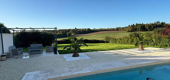 Belle propriété avec piscine au calme absolu