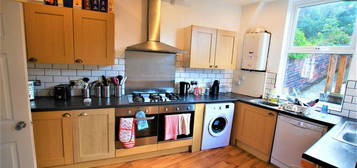 6 bedroom terraced house