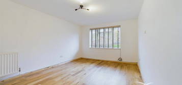 Flat to rent in Russell Court, Hopton Road, London SW16