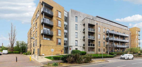 Flat for sale in St. Georges Grove, London SW17