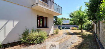 LE BOUSCAT proche du centre, maison au calme avec 4 chambres, garage et jardin