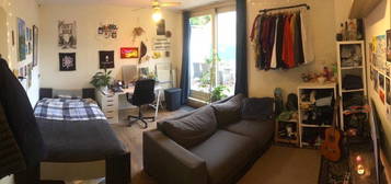 Room in international student house