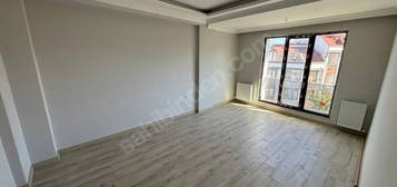 ÇEKMEKÖY M.SİNANDA ÖNCEPHE K.OTOPARKLI 190m² ÇİFT GİRİŞLİ DUBLEX