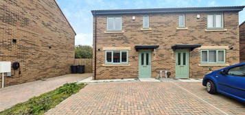 3 bedroom semi-detached house to rent