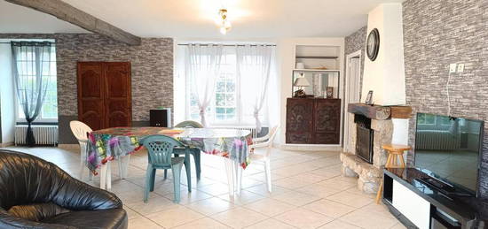 Propriété  à vendre, 6 pièces, 4 chambres, 185 m²