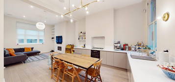 3 bed flat for sale