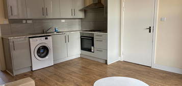 2 bed flat to rent