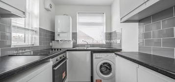 2 bedroom maisonette