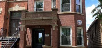 1028 S  May St #2R, Chicago, IL 60607