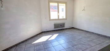 Appartement  à louer, 4 pièces, 2 chambres, 96 m²