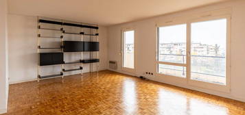 TALANT - Bel appartement T4 - 101 m² - 3 chambres - Ascenseur, Balcon et Garage