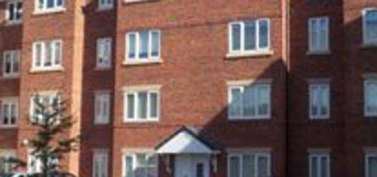 Flat to rent in Woodsome Park, Woolton, Liverpool L25