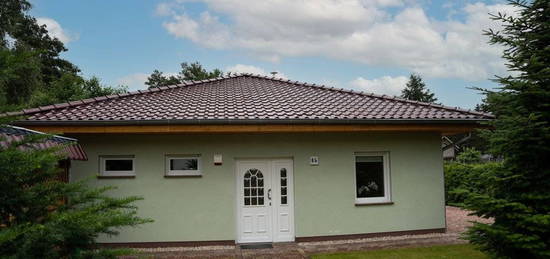 Bieterverfahren - Energiespar-Bungalow mit Kamin und 2 Terrassen