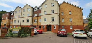 Flat for sale in Friends Avenue, Cheshunt, Waltham Cross EN8