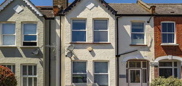 3 bed flat to rent