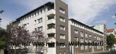 3-Zimmer-Wohnung, Bad u. Küche mit Fenster, Wintergarten, WBS mit Dringlichkeit benötigt