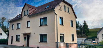 Charmantes Einfamilienhaus mit Garage