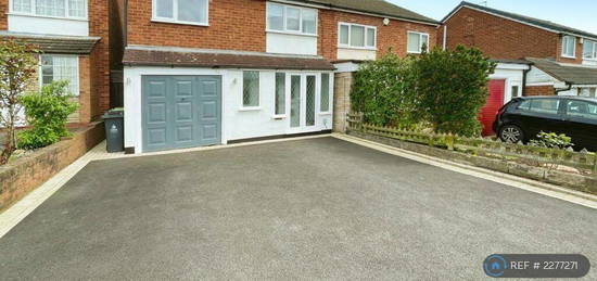 3 bedroom semi-detached house