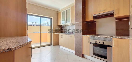 Apartamento T3 Semi-Novo em Portimão, Com Garagem