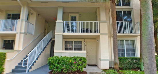 1054 University Blvd Apt 10, Jupiter, FL 33458