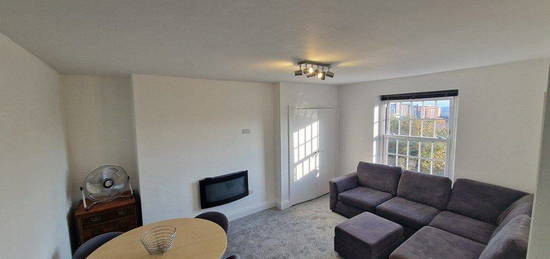 2 bed flat to rent