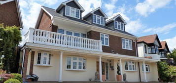 5 bedroom detached house to rent