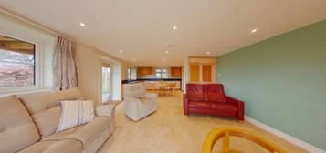 3 bed flat to rent