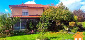 Maison dans un quartier calme avec jardin plat