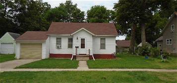 603 N 10th St, Estherville, IA 51334