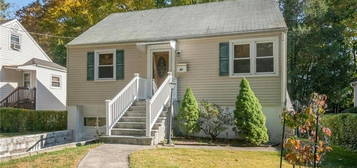 86 S Washington Ave, Hartsdale, NY 10530