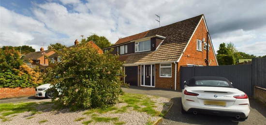 3 bedroom semi-detached house