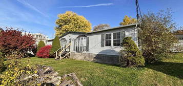 237 Beech Ave, Belington, WV 26250