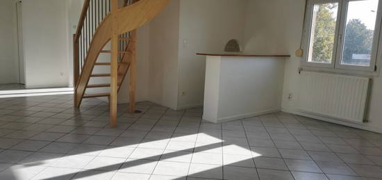 Appartement  à louer, 4 pièces, 2 chambres, 97 m²