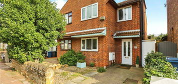 2 bed semi-detached house for sale