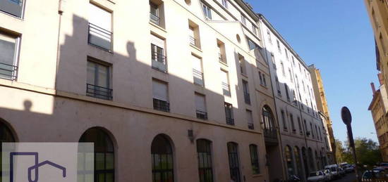 Appartement  à louer, 2 pièces, 1 chambre, 43 m²