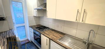 Flat to rent in Kentish Town Road, Kentish Town NW5