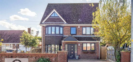 6 bedroom detached house for sale