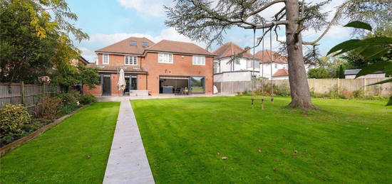 5 bed detached house to rent