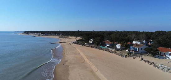 LA TRANCHE SUR MER RARISSIME LA GRIERE A 500M DES PLAGES APPARTEMENT TYPE 2 VIABILISE A FINIR A PRIX FOU